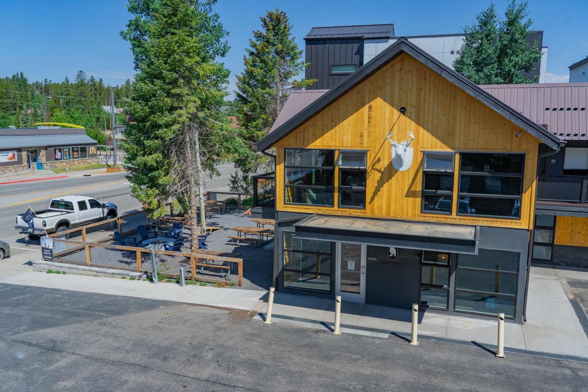 Gravity Haus Winter Park Hotell Exteriör bild